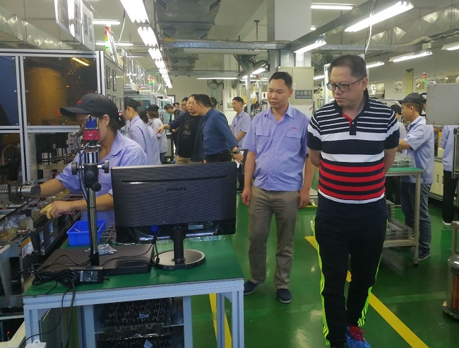 楊明董事長一行到深圳分公司調(diào)研